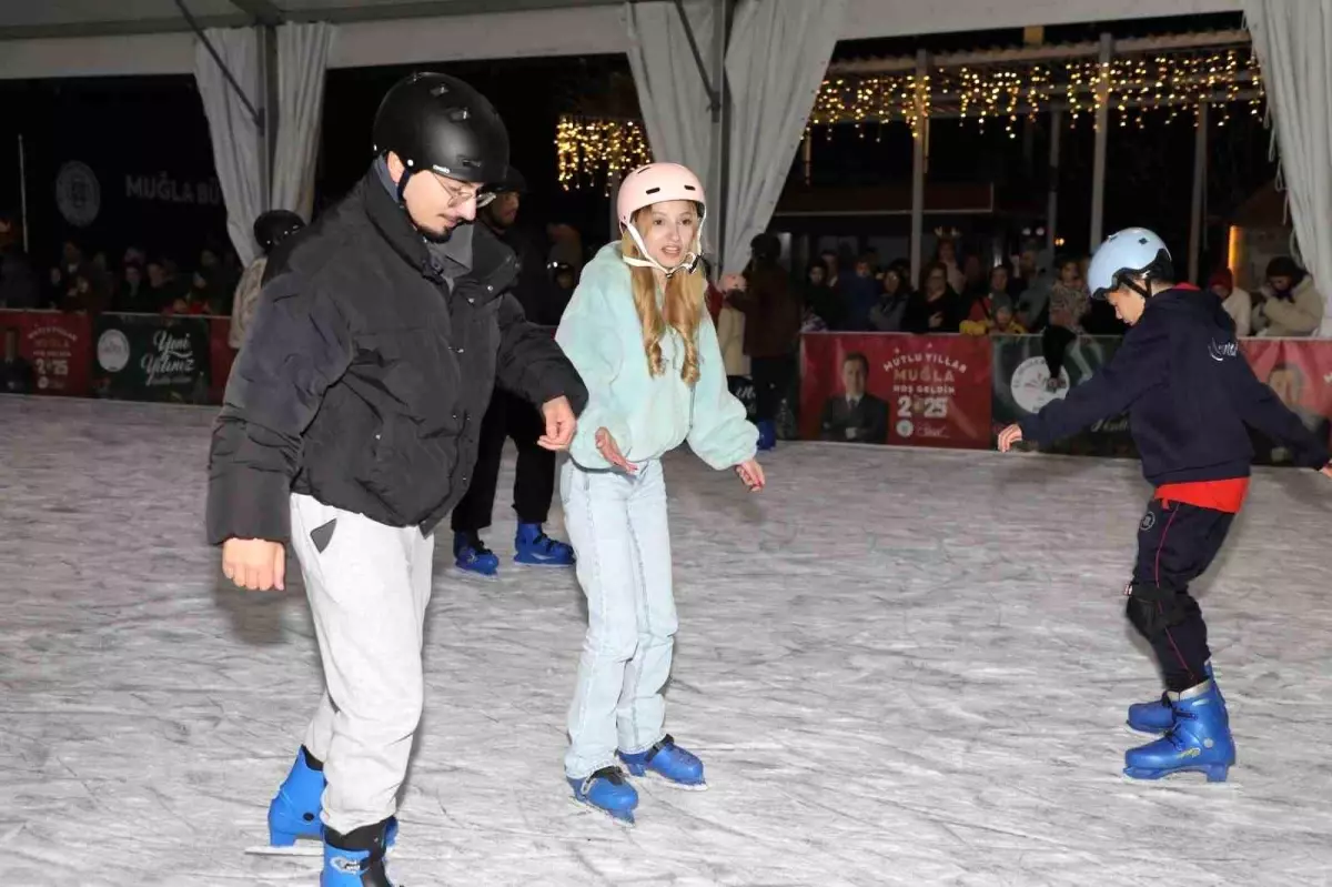 Muğla’da Buz Paten Pisti, Yarıyıl Tatilinde Hizmette