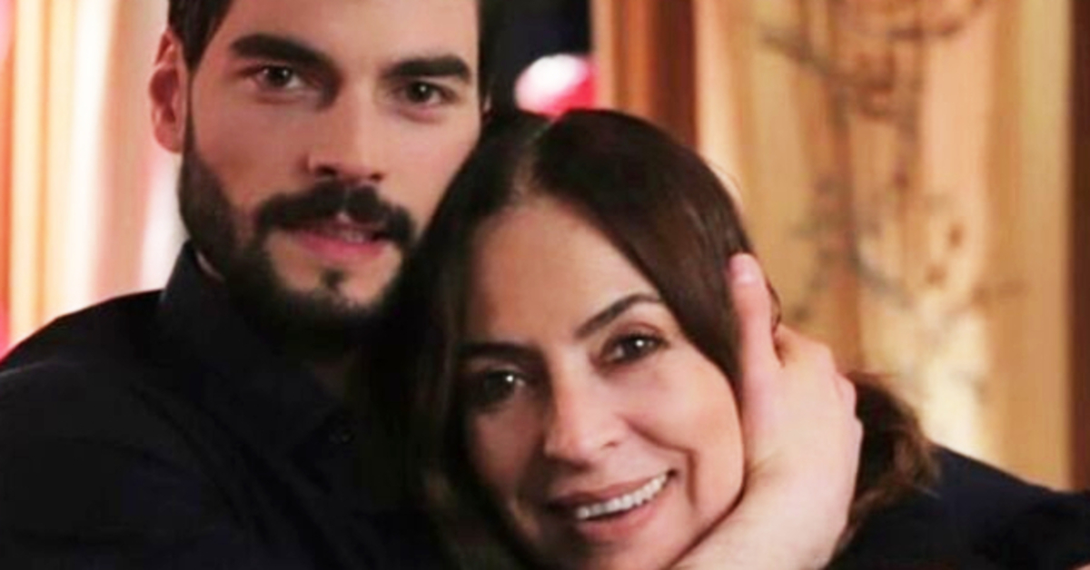 Akın Akınözü’nden annesine duygusal Sevgililer Günü mesajı: “Sevgililer Günün kutlu olsun”