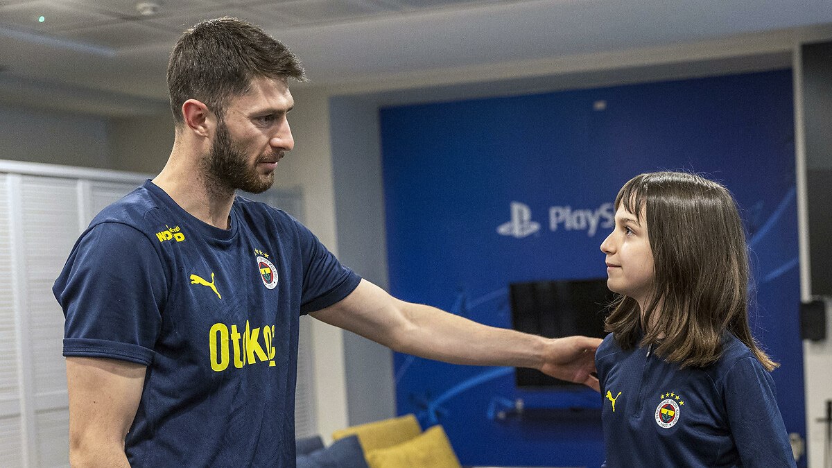 Aziz Yıldırım’ın kızı Yaz’dan Galatasaray’a 6-0 göndermesi