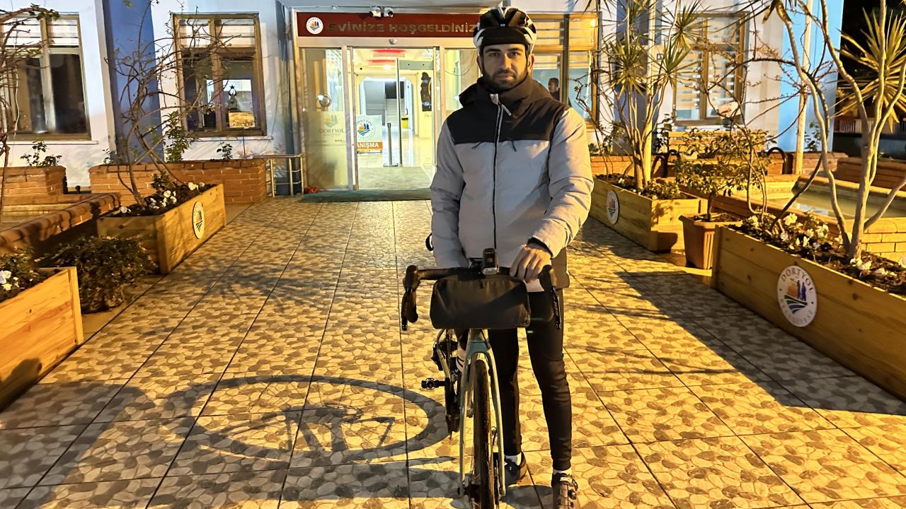 Depremde hayatını yitirenler için 1600 kilometre pedal çevirecek